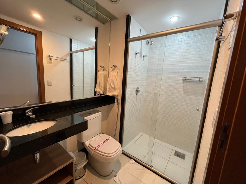 Shower, Toilet, Bathroom, bidet, towels