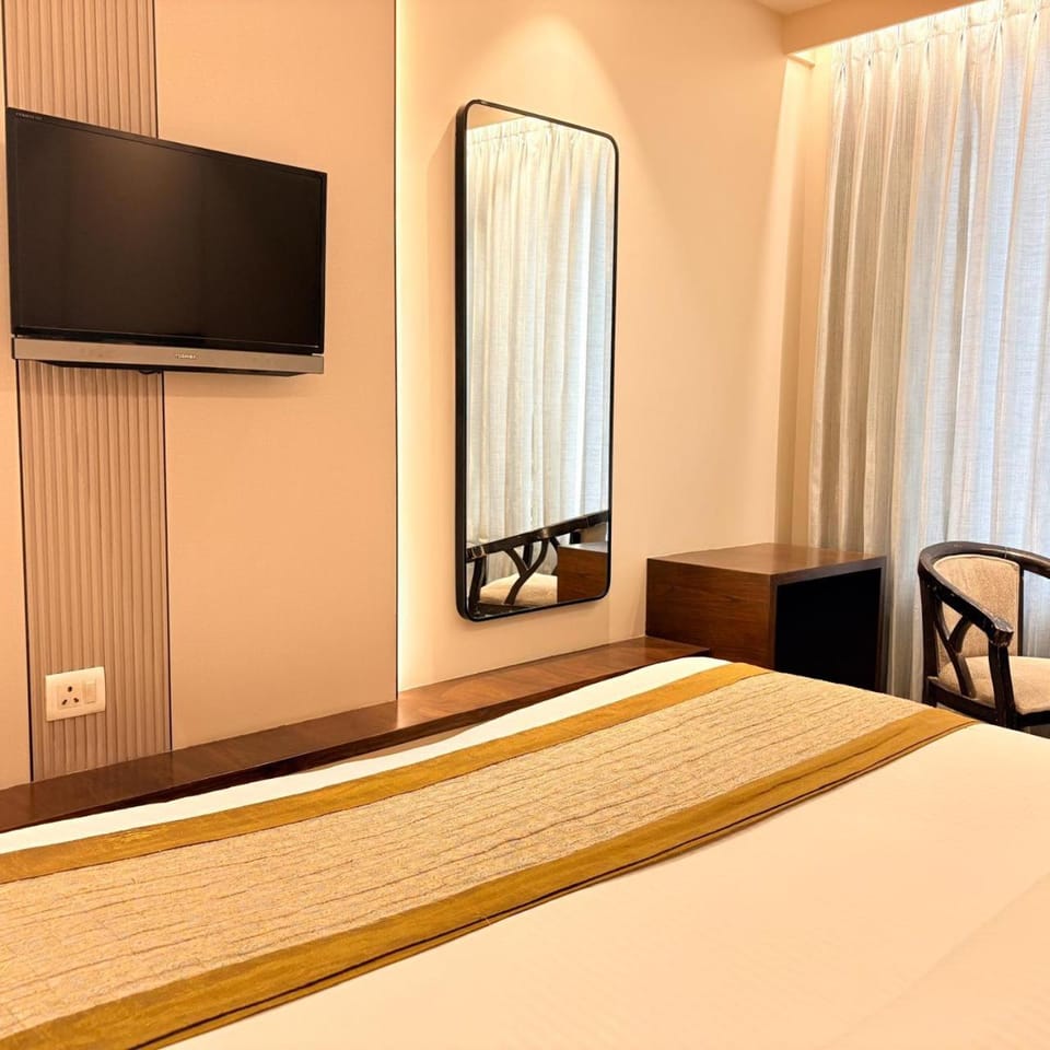 Bed, TV and multimedia, Photo of the whole room, Evening entertainment, Bedroom
