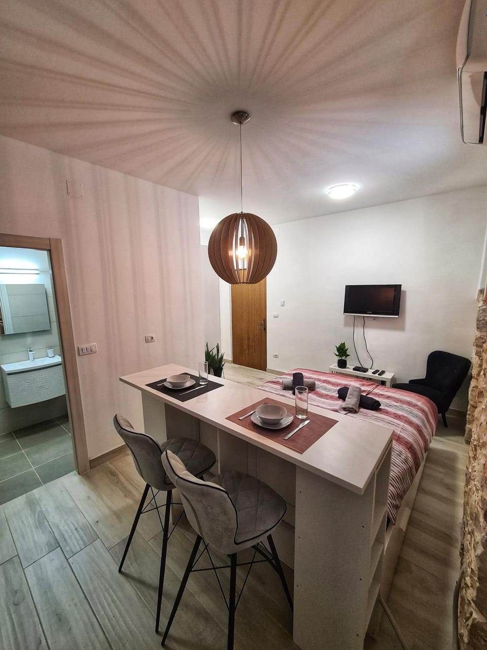 Dining area, Bedroom