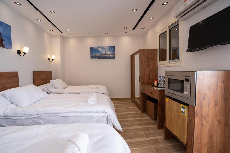 Bed, TV and multimedia, Photo of the whole room, Bedroom, air conditioner