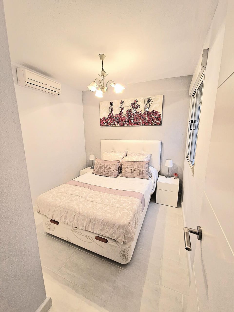 Bedroom, air conditioner