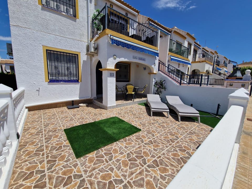 Property building, Garden, Balcony/Terrace