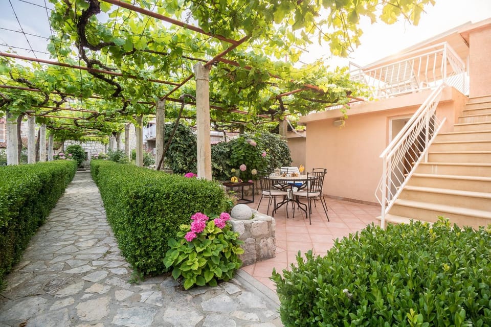 Patio, Garden