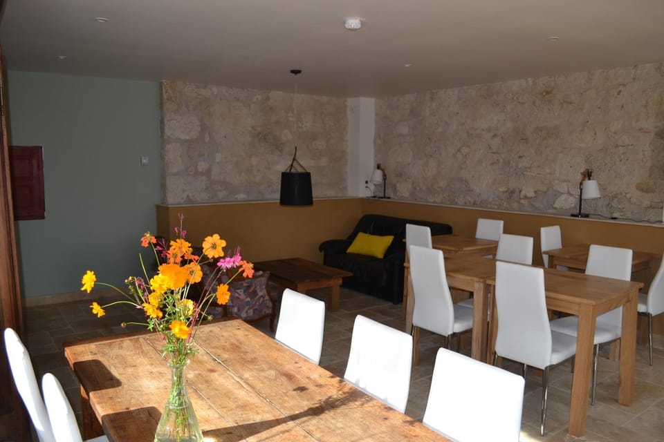 Seating area, Dining area