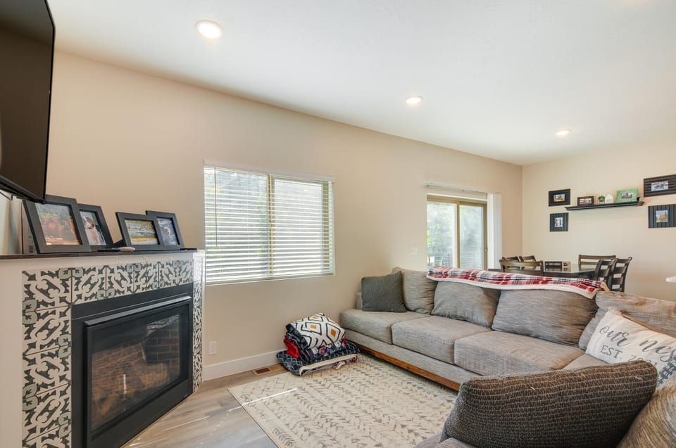 Brian Head Retreat w/ Deck, Shuttle to Ski Slopes! House in Brian Head