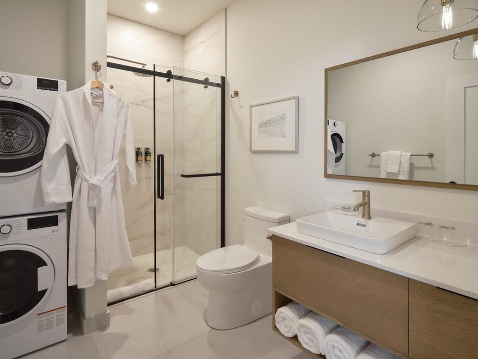 Shower, Bathroom, towels, washing machine, dryer