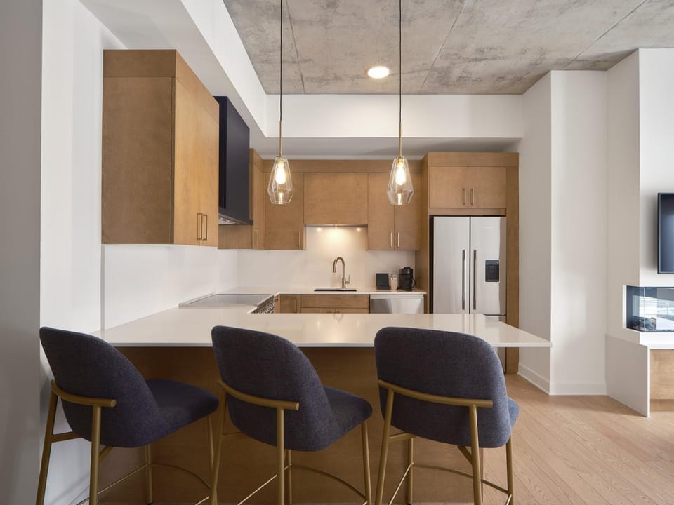Kitchen or kitchenette, Dining area, oven