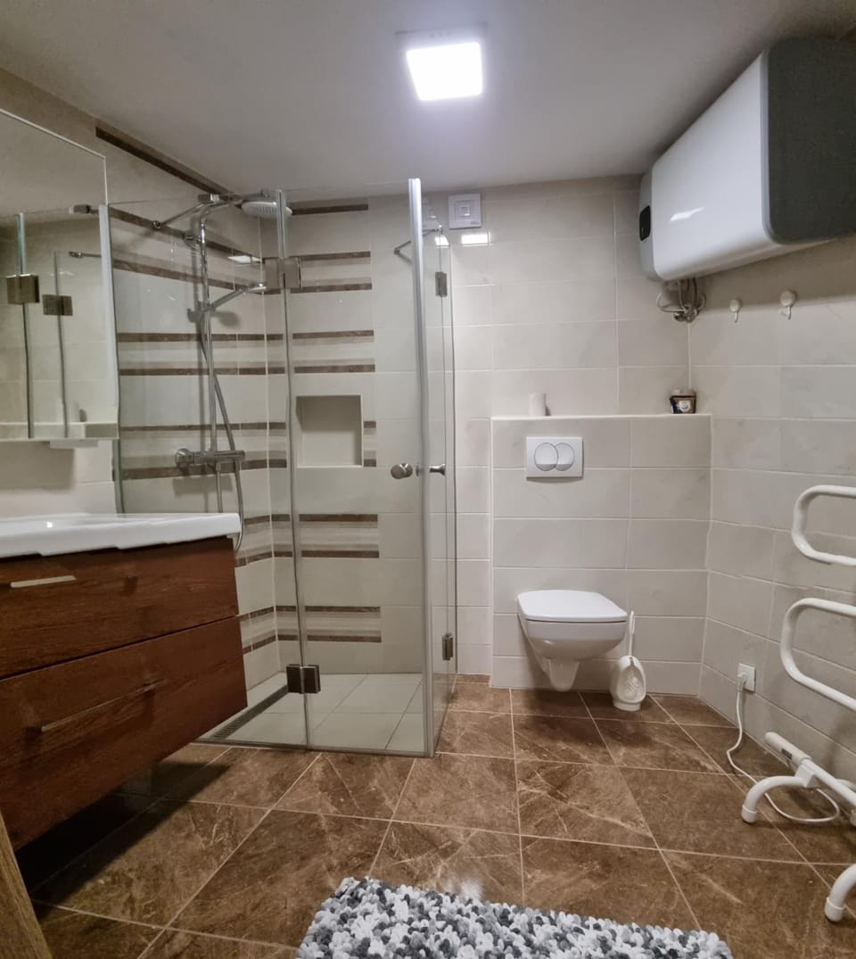 Shower, Toilet, Bathroom