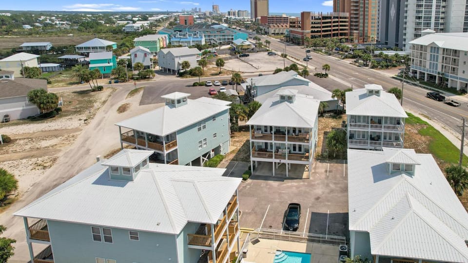 Spinnaker Pointe 3B Apartment in West Beach