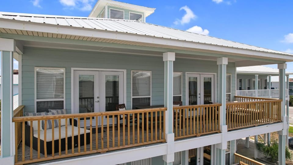 Spinnaker Pointe 3B Apartment in West Beach