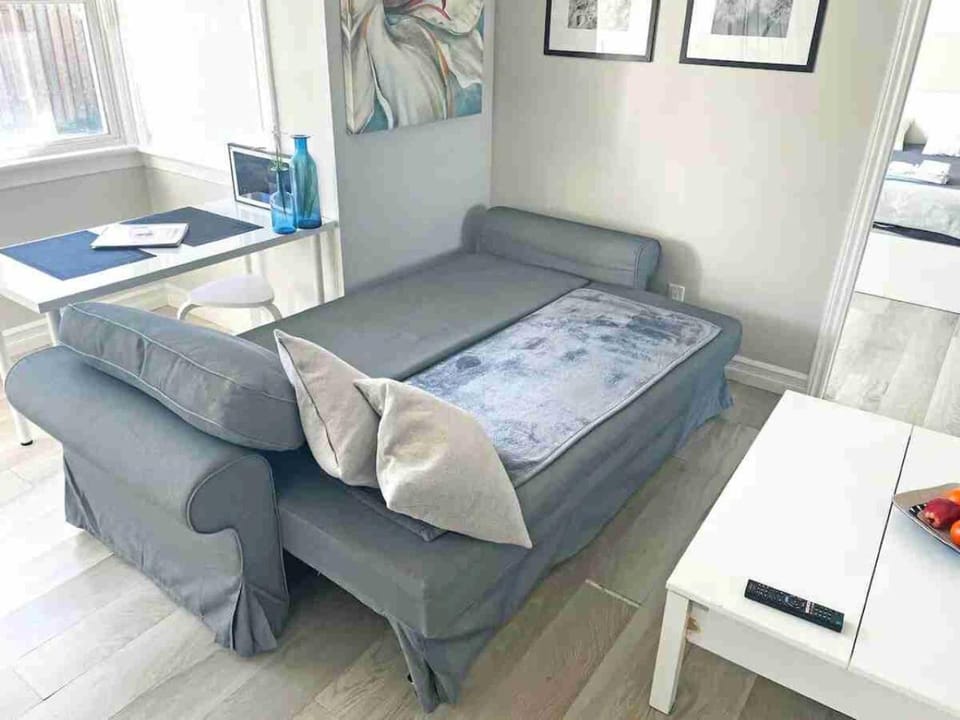 Bed, Living room, Dining area, Bedroom