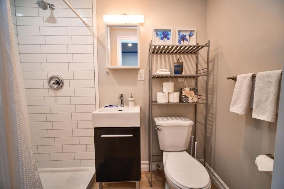 Hamilton Oasis - Luxe Beds - BBQ Haven - Pool Apartment in Hamilton