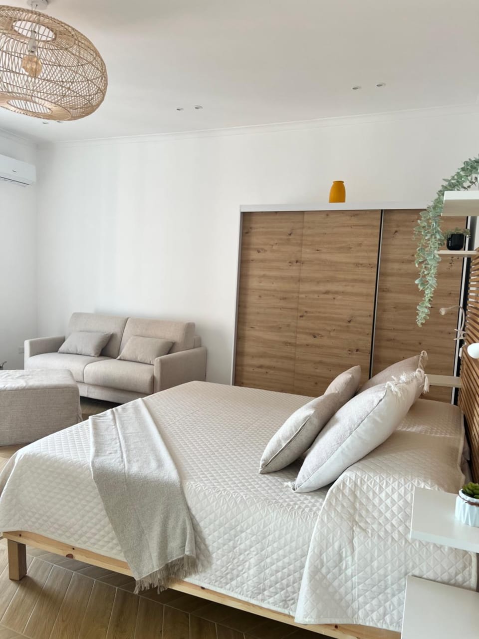 Gennarino Apartments - Panorama Suite with balcony and Urban Loft Apartment in Naples