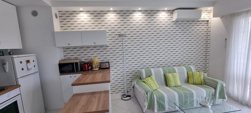 Studio plage de la salis Antibes Apartment in Antibes