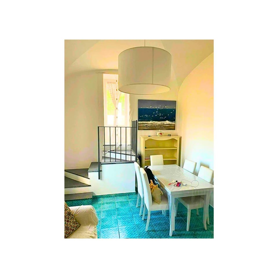 Day, Living room, Seating area, Time of day