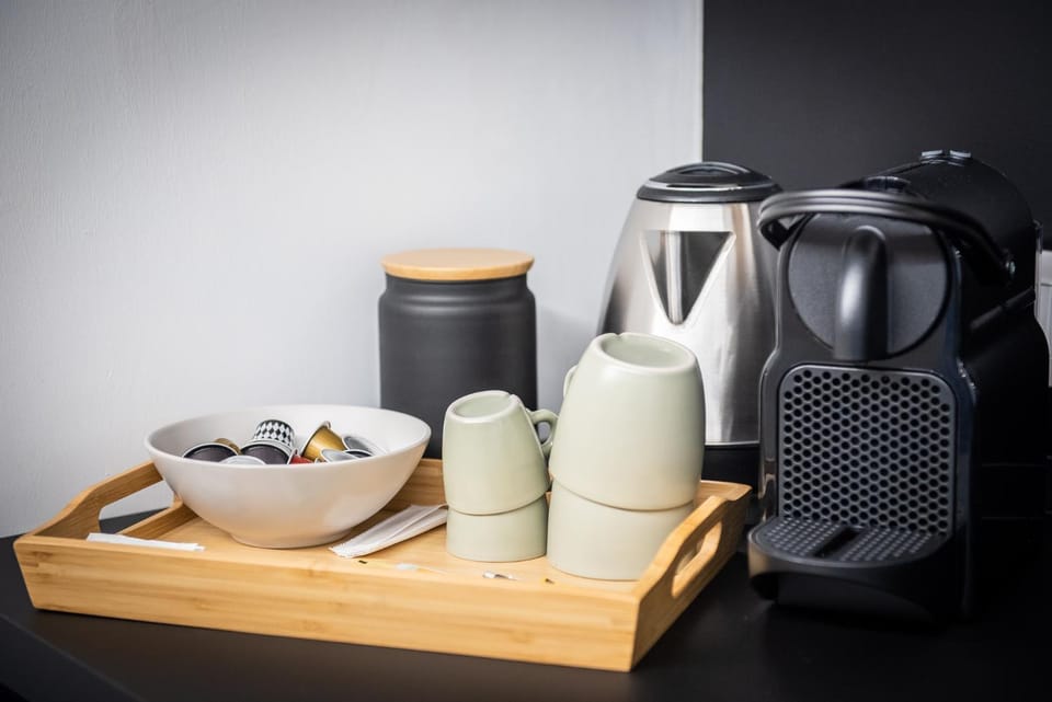 Coffee/tea facilities, Food and drinks