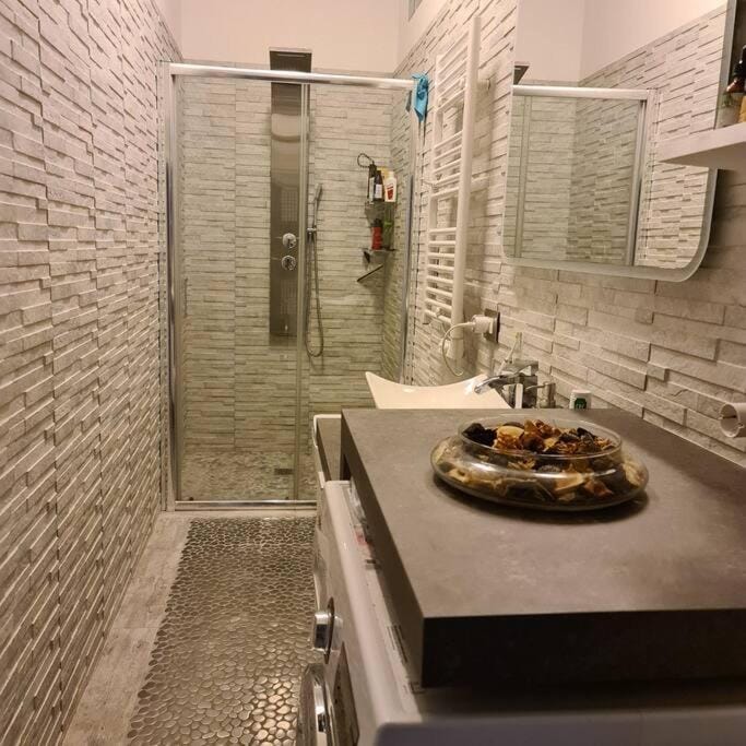 Shower, Bathroom