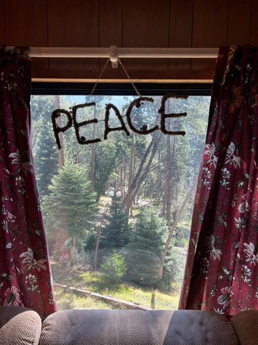 Sequoia National Forest CabinD Cabin in Sierra Nevada