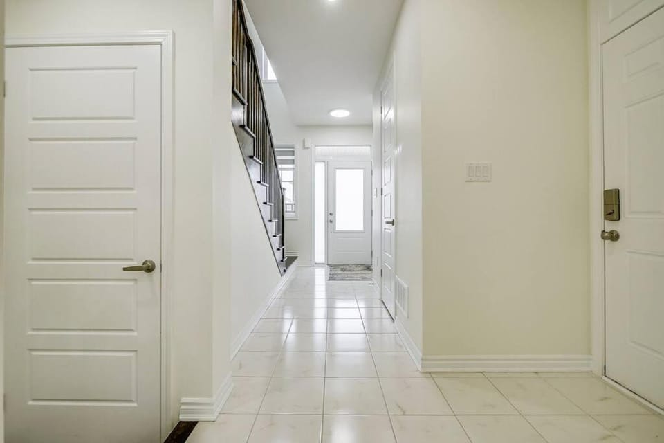 922 Logan Drive Villa in Milton