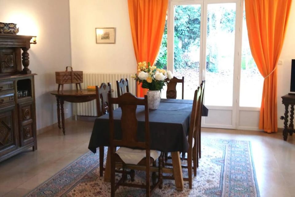 L'Oenologîte House in Bourgogne-Franche-Comté