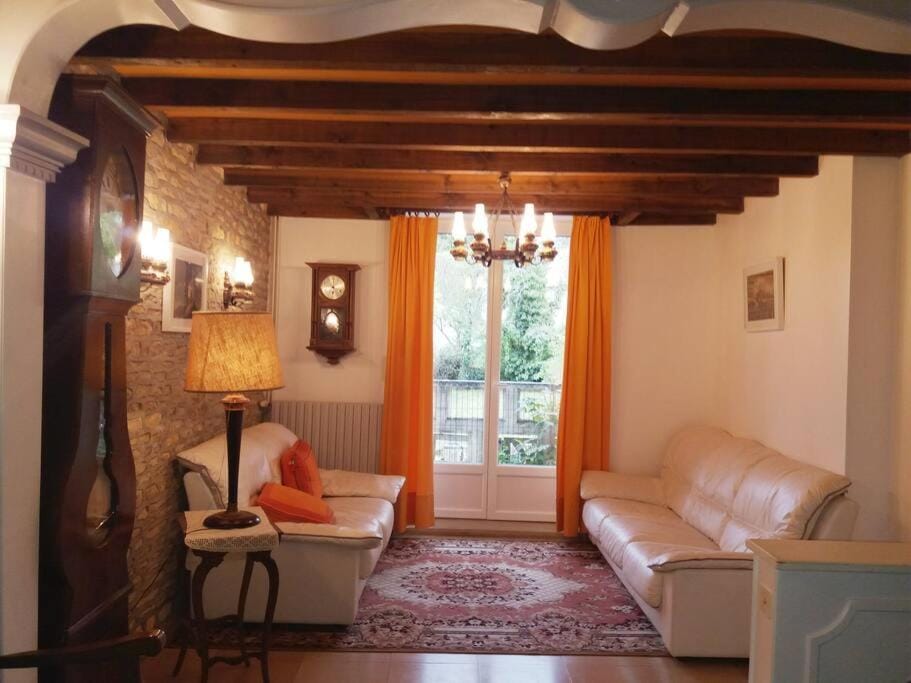 L'Oenologîte House in Bourgogne-Franche-Comté