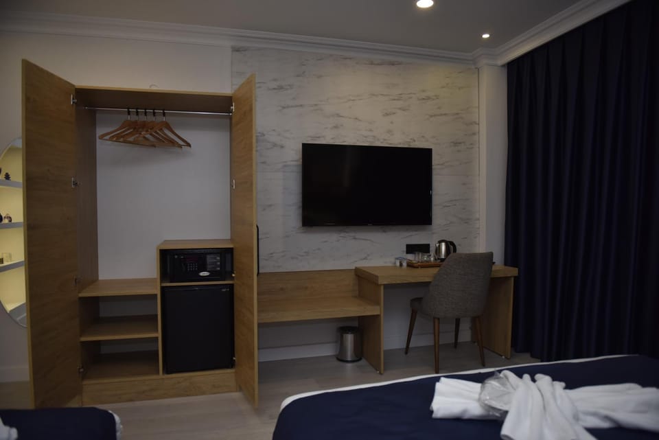 Bed, TV and multimedia, Coffee/tea facilities, Bedroom, hair dresser, towels