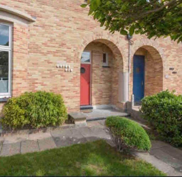 Property building, Facade/entrance