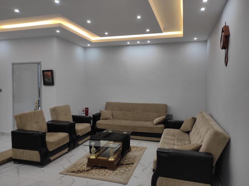 Communal lounge/ TV room, Living room, Seating area