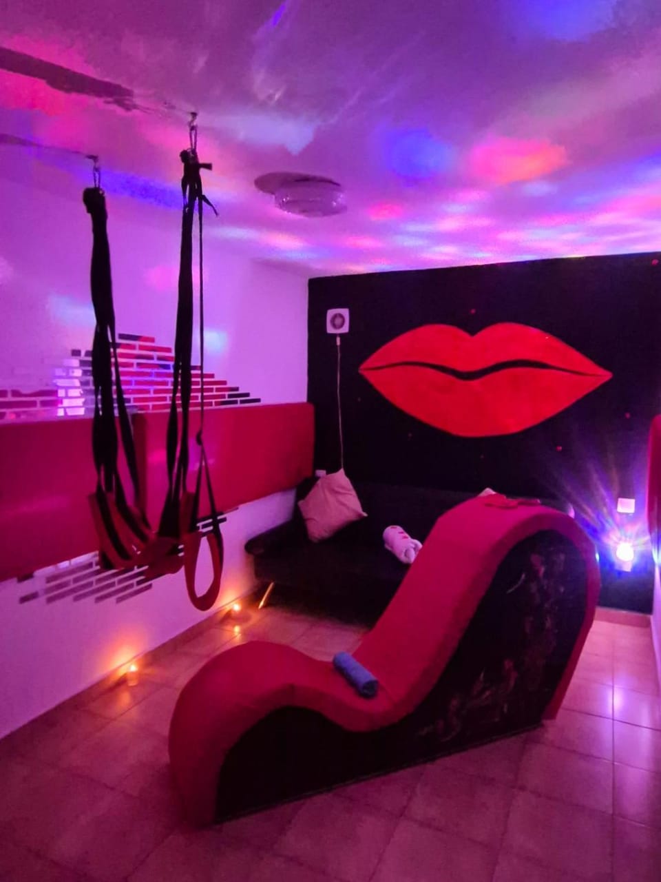 Game Room, Photo of the whole room, Bedroom