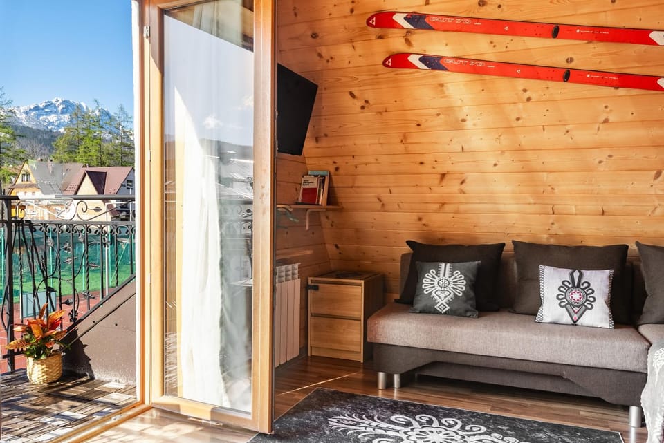 View (from property/room), Living room, Seating area, Mountain view