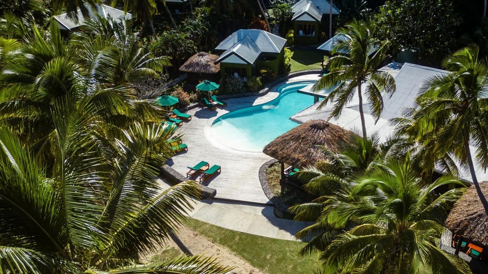 Natural landscape, Garden, Balcony/Terrace, Pool view, Swimming pool, Swimming pool, sunbed