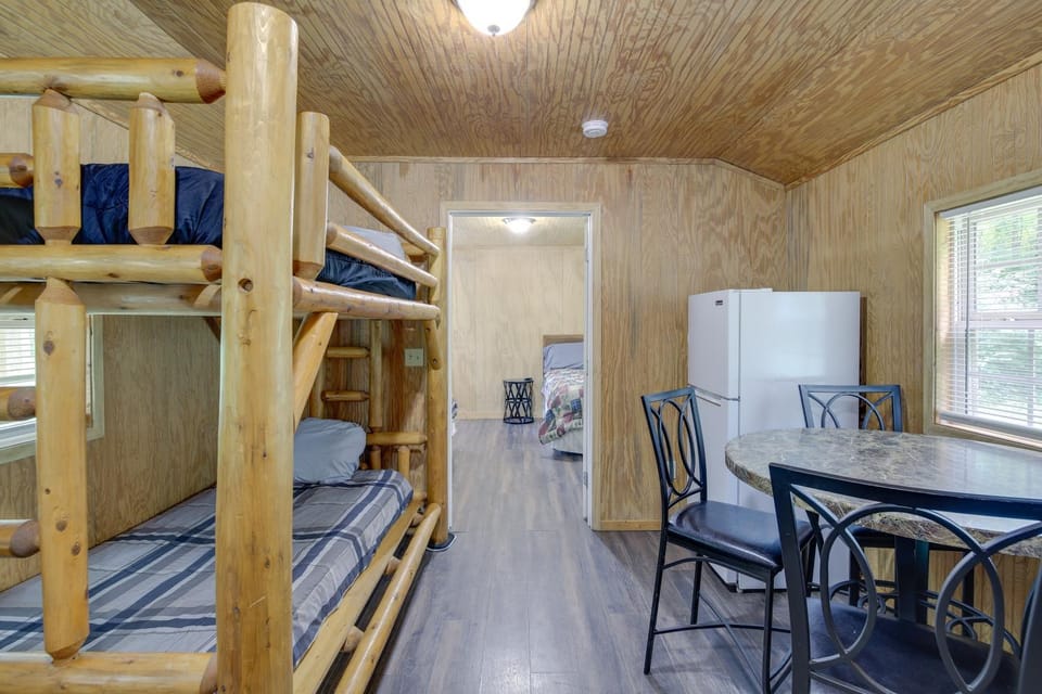 Serene Briceville Vacation Rental Cabin w/ Grill! Cabin in Tennessee