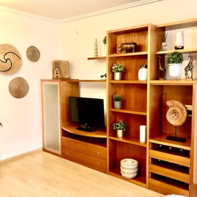 NUEVO! Con piscina a 2 minutos estación tren AVE. Apartment in Zaragoza