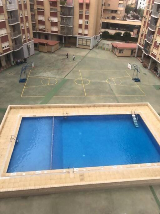 NUEVO! Con piscina a 2 minutos estación tren AVE. Apartment in Zaragoza