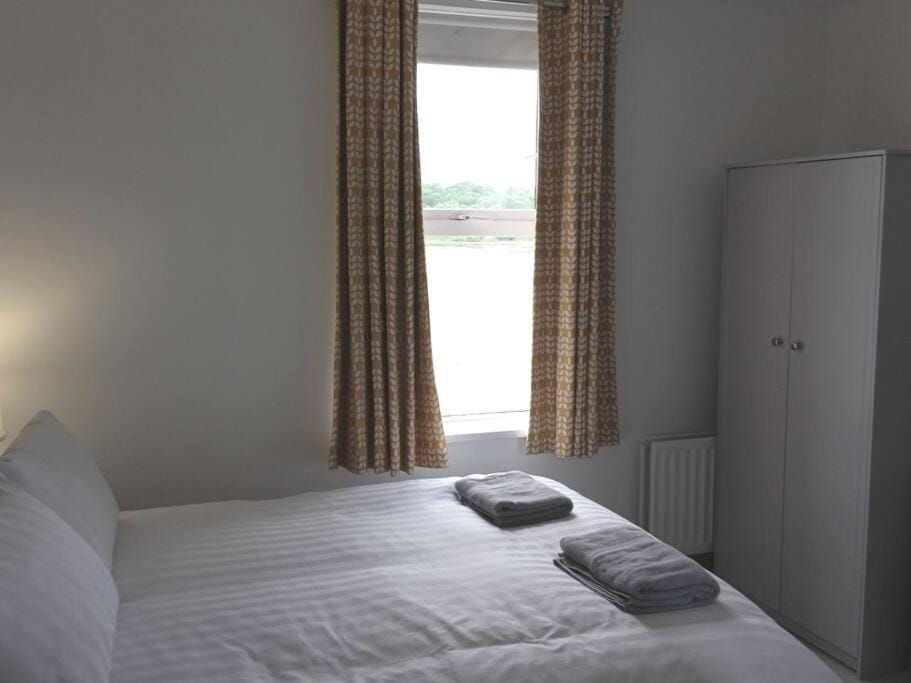 penthouse on the river foyle. foyleview apartments Apartment in Londonderry