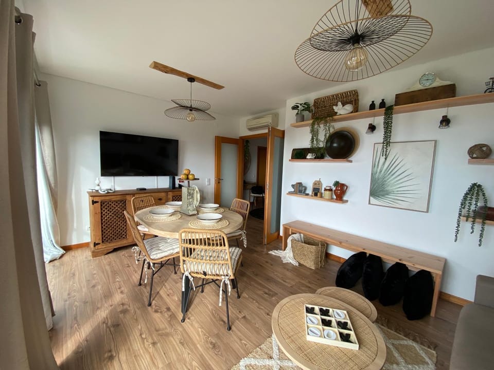 TV and multimedia, Living room, Dining area