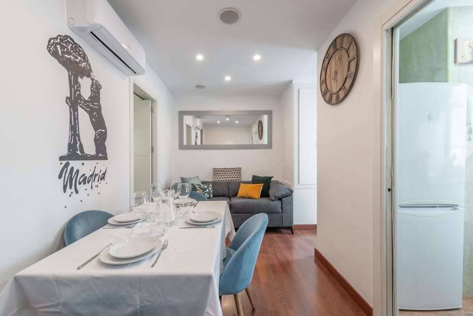 Living room, Dining area, air conditioner