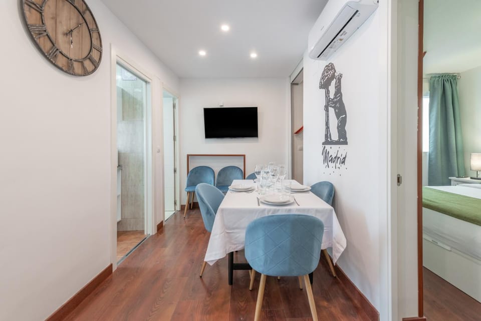 TV and multimedia, Living room, Dining area, air conditioner