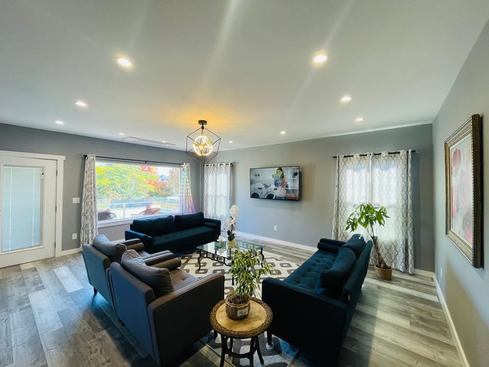 TV and multimedia, Living room, Seating area