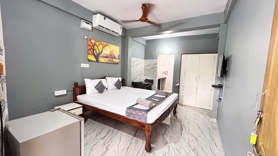 Bed, TV and multimedia, Photo of the whole room, Bedroom, wardrobe, air conditioner