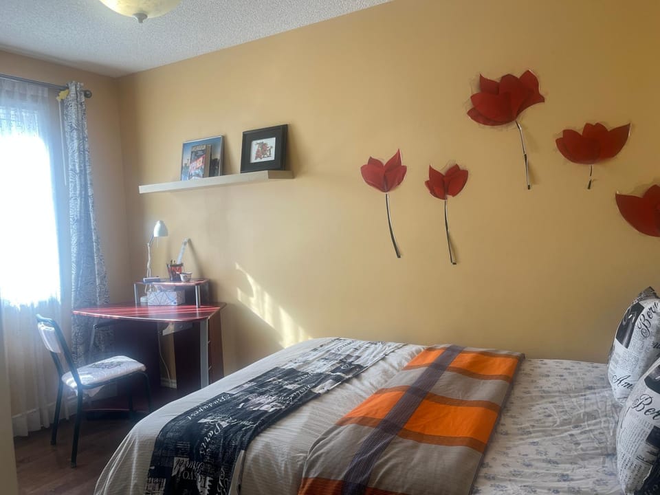 citadel cozy quilt private bedroom Vacation rental in Calgary