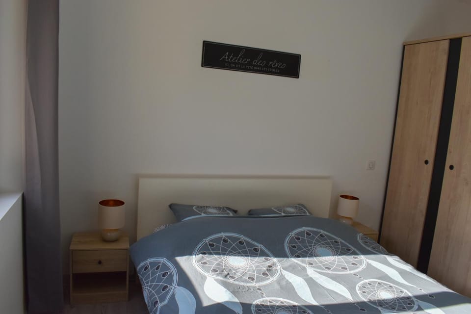Maison lumineuse avec terrasse & parking Apartment in Bourgogne-Franche-Comté