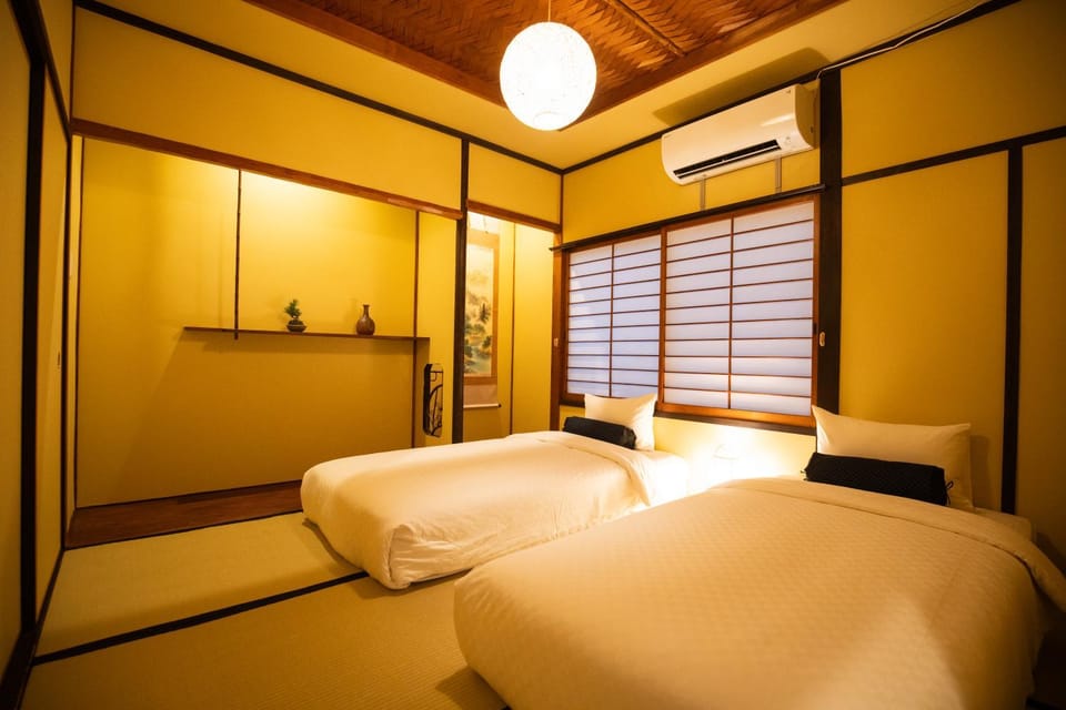 Bed, Photo of the whole room, Bedroom, air conditioner
