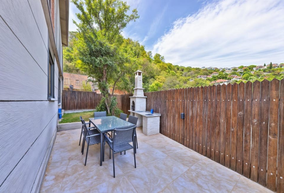 BBQ facilities, Garden, Dining area