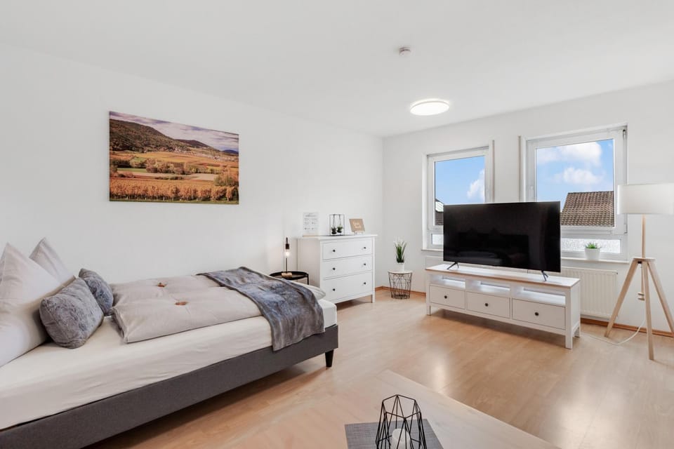 TV and multimedia, Living room, Seating area, Evening entertainment, Bedroom