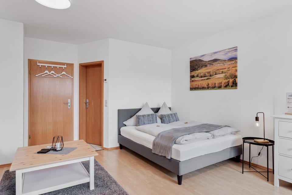 Bed, Living room, Photo of the whole room, Bedroom
