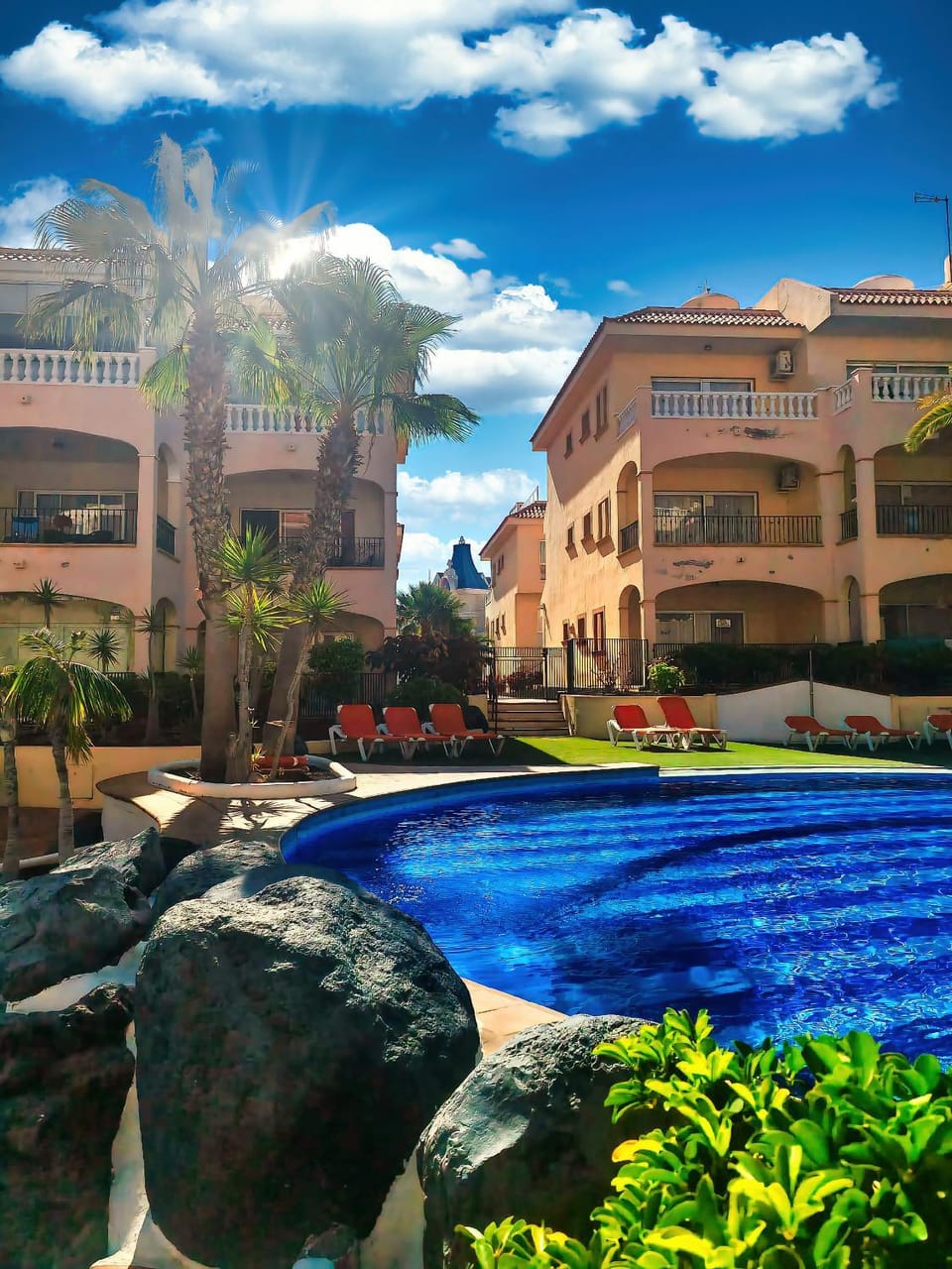 Property building, Garden, Garden view, Pool view, Swimming pool, Swimming pool, sunbed