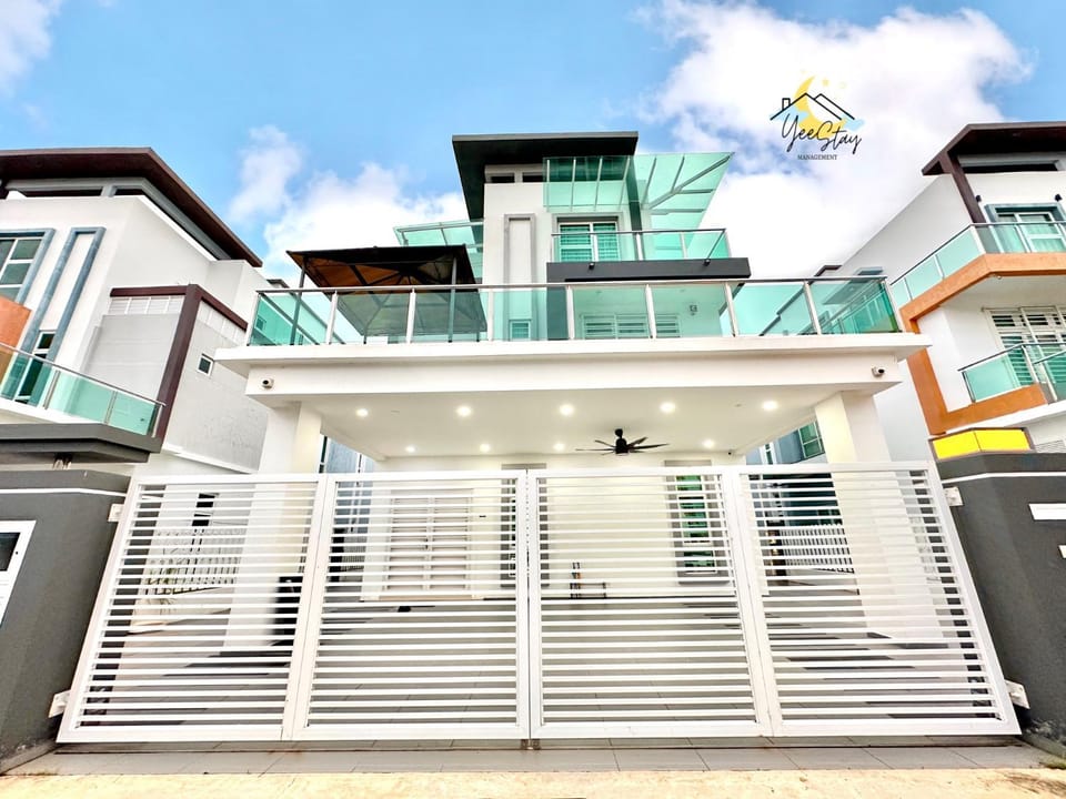 Bungalow Villa 20 pax Game Machine Pool Ktv Manjong Villa in Malacca