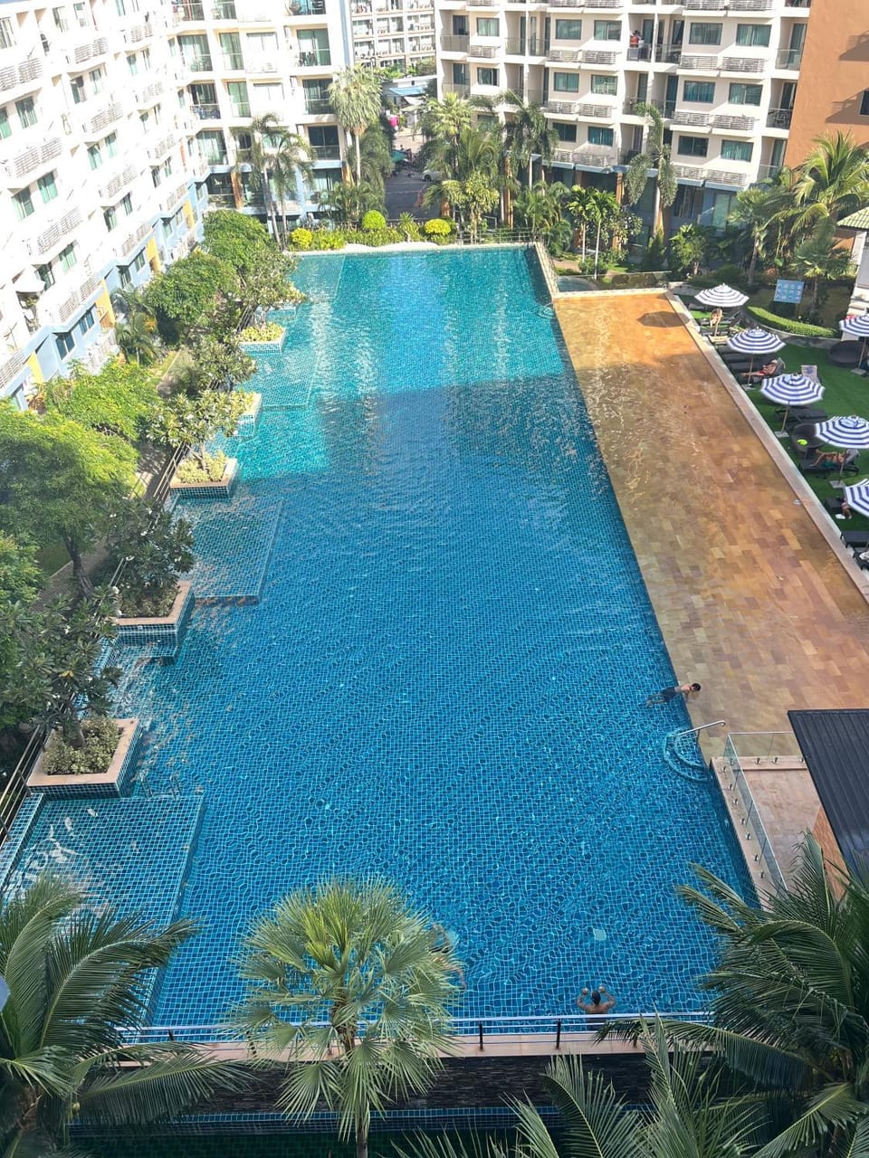 Hot Tub, Swimming pool