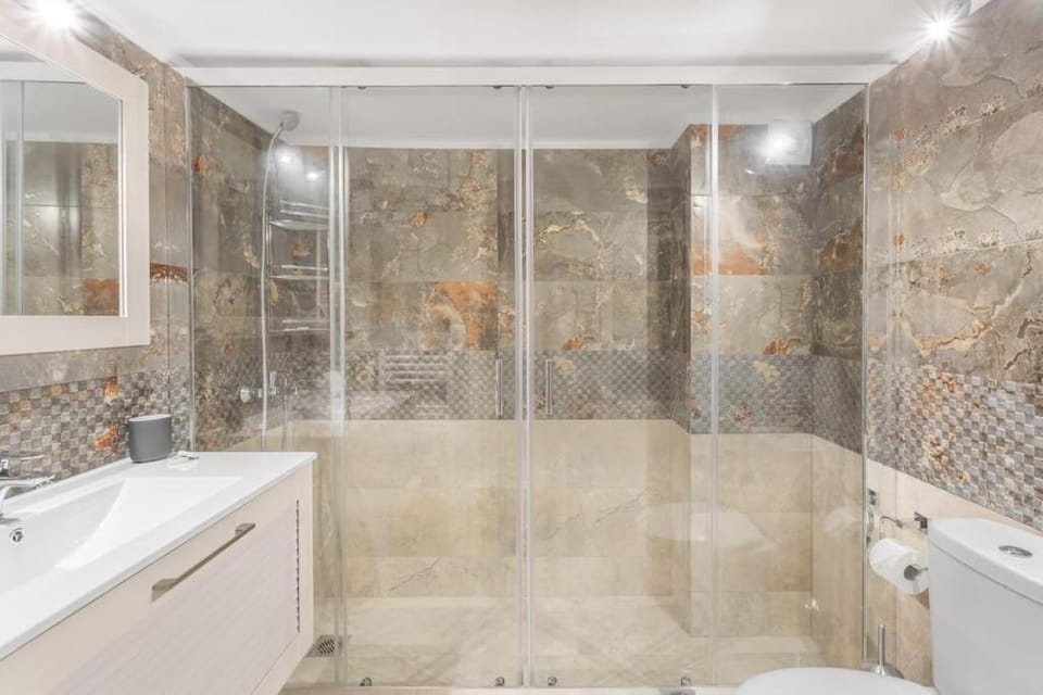 Shower, Bathroom
